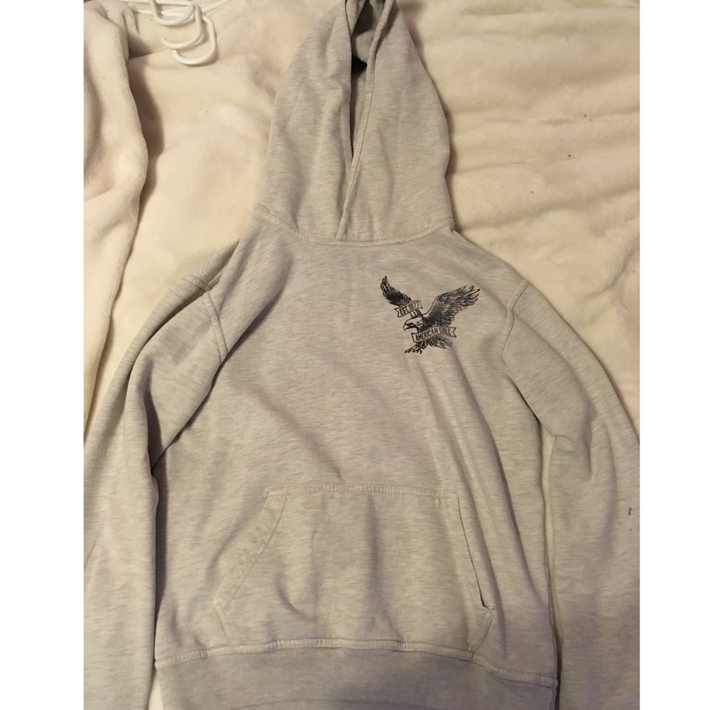 Men’s AE sweatshirts
